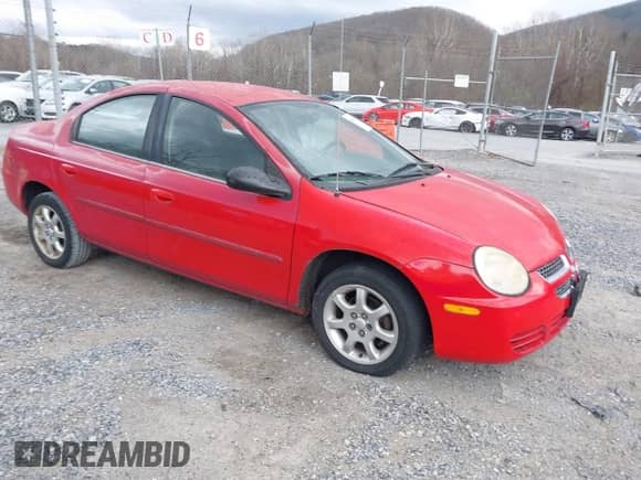 2005 Dodge Neon SXT z VIN 1B3ES56C15D181559, wystawiony jako IAAI lot #41845914 z przebiegiem 142 698 mil mil oraz . Historia ofert i sprzedaży dostępna na DreamBid. Obrazek 1.