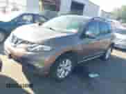 2011 Nissan Murano S z VIN JN8AZ1MW6BW169782, wystawiony jako IAAI lot #42400078 z przebiegiem 230 637 mil mil oraz . Historia ofert i sprzedaży dostępna na DreamBid. Obrazek 2.