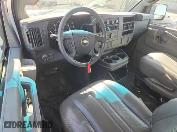 2016 Chevrolet Express Cargo с VIN 1GCWGAFG7G1165435, выставлен на аукционе Copart как лот 81341495 с пробегом 21 770 миль миль и Списание • Salvage title. История ставок и продаж доступна на DreamBid. Изображение 8.