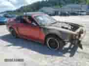 2001 Ford Mustang SVT Cobra z VIN 1FAFP46V61F219579, wystawiony jako Copart lot #61029845 z przebiegiem Nie podano mil oraz Szkoda całkowita • Salvage title. Historia ofert i sprzedaży dostępna na DreamBid. Obrazek 4.