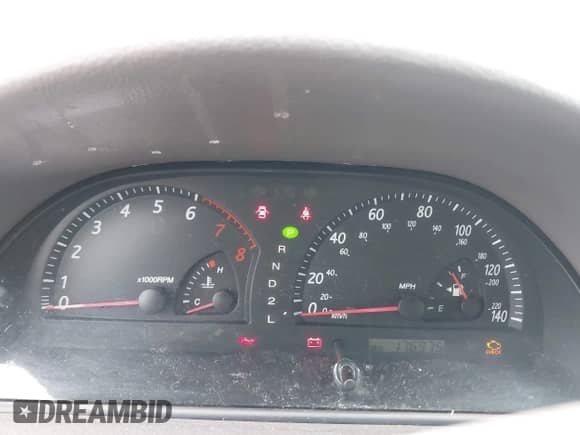 2003 Toyota Camry XLE z VIN 4T1BE30K53U680290, wystawiony jako IAAI lot #43527770 z przebiegiem 176 975 mil mil oraz . Historia ofert i sprzedaży dostępna na DreamBid. Obrazek 7.