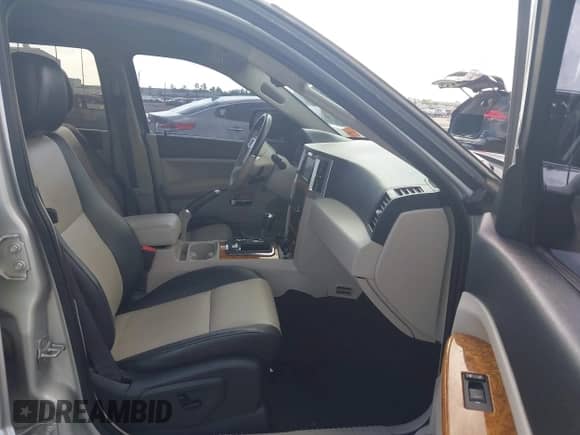 2008 Jeep Grand Cherokee Limited z VIN 1J8HR58228C192147, wystawiony jako IAAI lot #42731947 z przebiegiem 139 742 mil mil oraz . Historia ofert i sprzedaży dostępna na DreamBid. Obrazek 5.