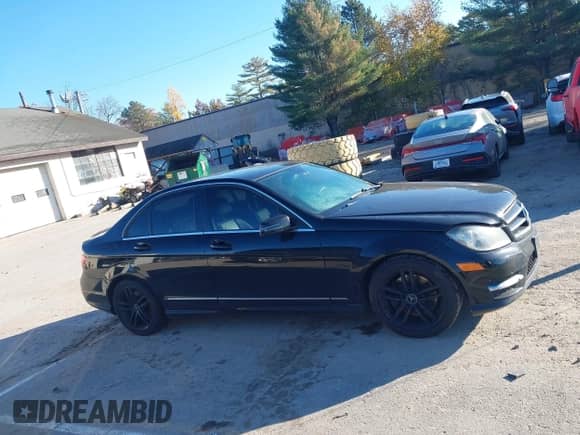 2014 Mercedes-Benz C 300 Sport with VIN WDDGF8AB7ER309842, listed as a IAAI auction lot 43539292 with 171,447 mi miles and . Bid and sale history available at DreamBid. Image 12.