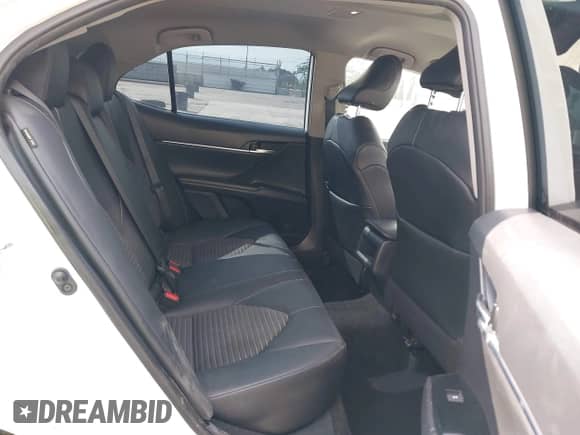 2020 Toyota Camry SE z VIN 4T1G11AK6LU923478, wystawiony jako IAAI lot #43386319 z przebiegiem 58 142 mil mil oraz . Historia ofert i sprzedaży dostępna na DreamBid. Obrazek 8.