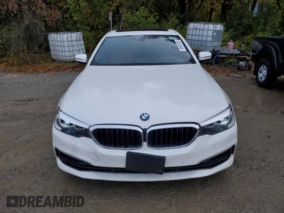 2019 BMW 5 Series 530e xDrive z VIN WBAJB1C56KB376427, wystawiony jako Copart lot #86803255 z przebiegiem Nie podano mil oraz Czysty tytuł • Clean title. Historia ofert i sprzedaży dostępna na DreamBid. Obrazek 5.