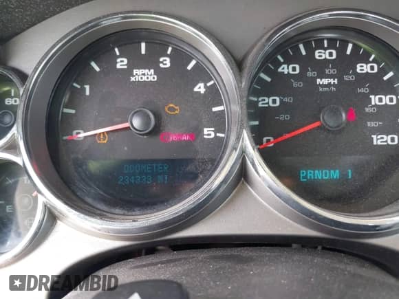 2008 Chevrolet Silverado 2500HD z VIN 1GBHK23658F224144, wystawiony jako IAAI lot #42512936 z przebiegiem 234 333 mil mil oraz . Historia ofert i sprzedaży dostępna na DreamBid. Obrazek 7.