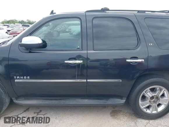 2010 Chevrolet Tahoe LTZ с VIN 1GNUKCE07AR183648, выставлен на аукционе IAAI как лот 42284280 с пробегом 225 412 миль миль и . История ставок и продаж доступна на DreamBid. Изображение 14.