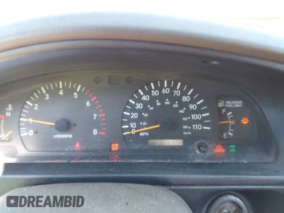 1998 Toyota Tacoma z VIN 4TAWM72NXWZ048525, wystawiony jako IAAI lot #43303270 z przebiegiem 306 334 mil mil oraz . Historia ofert i sprzedaży dostępna na DreamBid. Obrazek 7.