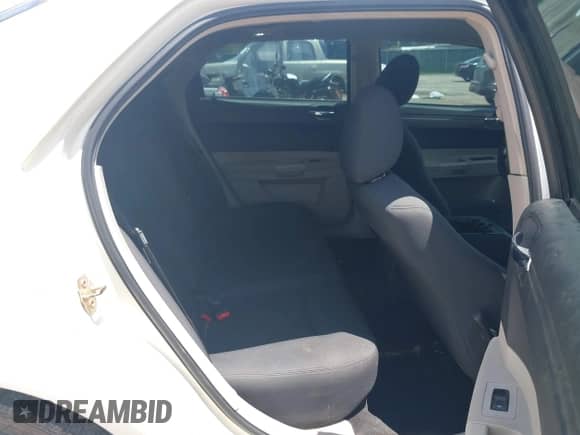 2006 Chrysler 300 with VIN 2C3KA43R56H505340, listed as a IAAI auction lot 42524646 with 134,283 mi miles and . Bid and sale history available at DreamBid. Image 8.