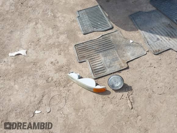 2004 GMC Sierra 1500 SLT z VIN 2GTEK19T741269934, wystawiony jako IAAI lot #41868373 z przebiegiem 185 406 mil mil oraz . Historia ofert i sprzedaży dostępna na DreamBid. Obrazek 12.