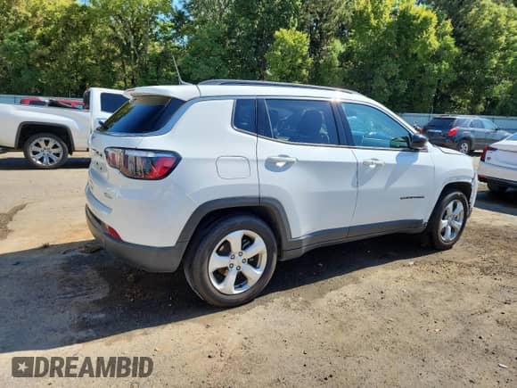 2022 Jeep Compass Latitude with VIN 3C4NJCBB9NT138276, listed as a Copart auction lot 85752985 with 58,022 mi miles and Salvage title. Bid and sale history available at DreamBid. Image 3.