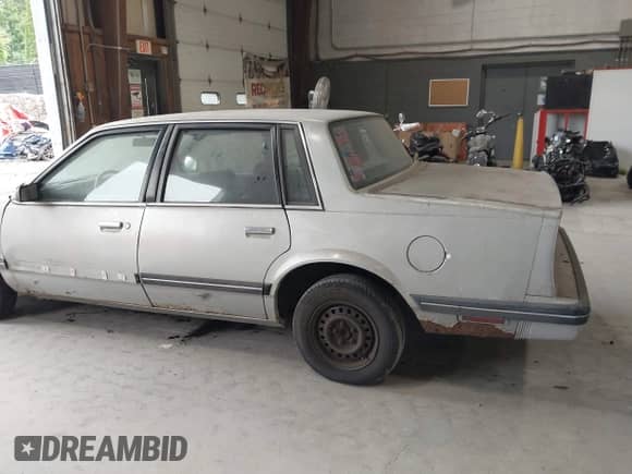 1984 Chevrolet Celebrity с VIN 1G1AW19X0EG195324, выставлен на аукционе IAAI как лот 42896901 с пробегом 91 614 миль миль и . История ставок и продаж доступна на DreamBid. Изображение 6.