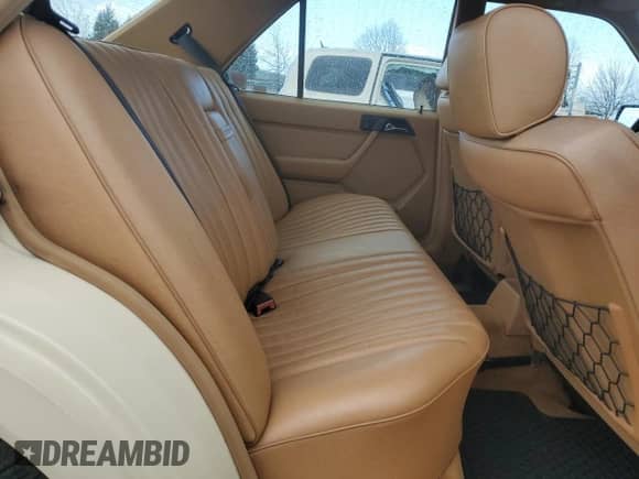 1987 Mercedes-Benz 300 E z VIN WDBEA30D5HA407789, wystawiony jako Copart lot #46482625 z przebiegiem 123 275 mil mil oraz Czysty tytuł • Clean title. Historia ofert i sprzedaży dostępna na DreamBid. Obrazek 10.