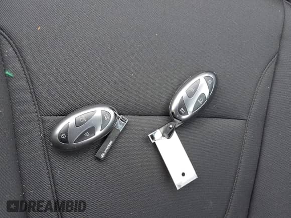 2025 Hyundai Tucson with VIN 3KMJACDEXSE012981, listed as a IAAI auction lot 42915280 with 13,335 mi miles and . Bid and sale history available at DreamBid. Image 11.