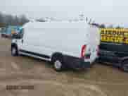 2019 Ram ProMaster Cargo z VIN 3C6URVJG7KE543895, wystawiony jako IAAI lot #41524135 z przebiegiem 93 150 mil mil oraz . Historia ofert i sprzedaży dostępna na DreamBid. Obrazek 3.