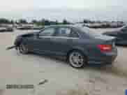 2013 Mercedes-Benz C 300 Sport z VIN WDDGF8AB1DR296813, wystawiony jako Copart lot #71831065 z przebiegiem 161 895 mil mil oraz Szkoda całkowita • Salvage title. Historia ofert i sprzedaży dostępna na DreamBid. Obrazek 2.
