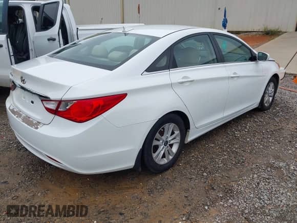 2013 Hyundai Sonata GLS z VIN 5NPEB4AC9DH735746, wystawiony jako IAAI lot #43376524 z przebiegiem 214 159 mil mil oraz . Historia ofert i sprzedaży dostępna na DreamBid. Obrazek 4.