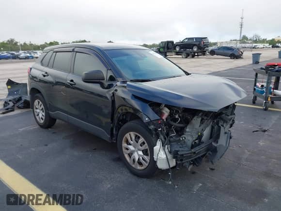 2022 Toyota Corolla Cross L with VIN 7MUAAAAG7NV001692, listed as a IAAI auction lot 43191085 with 117,121 mi miles and . Bid and sale history available at DreamBid. Image 1.