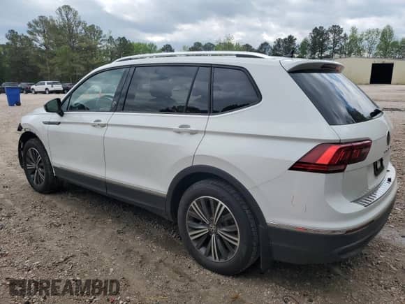 2024 Volkswagen Tiguan z VIN 3VVTB7AX3RM233619, wystawiony jako Copart lot #51043355 z przebiegiem 1 002 mil mil oraz Szkoda całkowita • Salvage title. Historia ofert i sprzedaży dostępna na DreamBid. Obrazek 2.