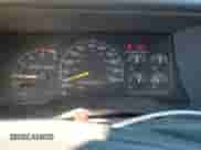 1995 Chevrolet Tahoe z VIN 1GNEC13K0SJ458724, wystawiony jako Copart lot #70678714 z przebiegiem 254 607 mil mil oraz Szkoda całkowita • Salvage title. Historia ofert i sprzedaży dostępna na DreamBid. Obrazek 9.