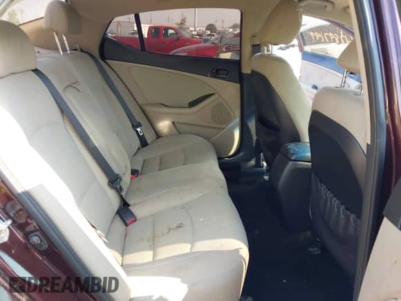 2015 Kia Optima LX z VIN 5XXGM4A74FG359719, wystawiony jako IAAI lot #42897199 z przebiegiem 206 337 mil mil oraz . Historia ofert i sprzedaży dostępna na DreamBid. Obrazek 8.