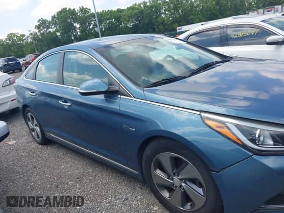 2016 Hyundai Sonata Limited с VIN KMHE34L13GA025774, выставлен на аукционе IAAI как лот 42815070 с пробегом 162 766 миль миль и . История ставок и продаж доступна на DreamBid. Изображение 13.