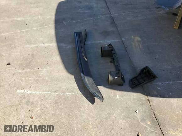 2008 Toyota Corolla CE z VIN 2T1BR32EX8C881154, wystawiony jako Copart lot #86642795 z przebiegiem 243 081 mil mil oraz Czysty tytuł • Clean title. Historia ofert i sprzedaży dostępna na DreamBid. Obrazek 12.