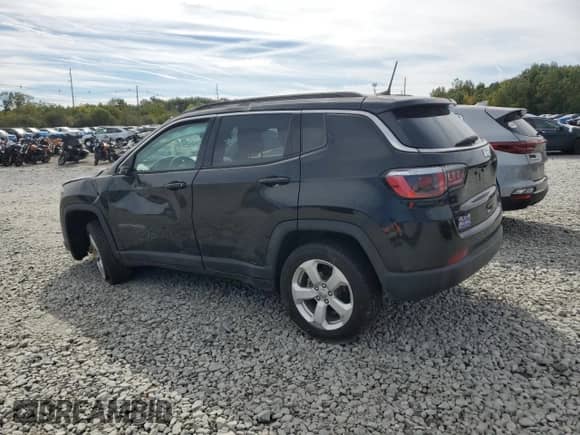 2019 Jeep Compass Latitude z VIN 3C4NJDBB9KT839384, wystawiony jako Copart lot #81746095 z przebiegiem 33 993 mil mil oraz Szkoda całkowita • Salvage title. Historia ofert i sprzedaży dostępna na DreamBid. Obrazek 2.