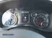 2019 Ram 1500 Big Horn z VIN 1C6SRFFT5KN814208, wystawiony jako IAAI lot #42551510 z przebiegiem 97 380 mil mil oraz . Historia ofert i sprzedaży dostępna na DreamBid. Obrazek 7.