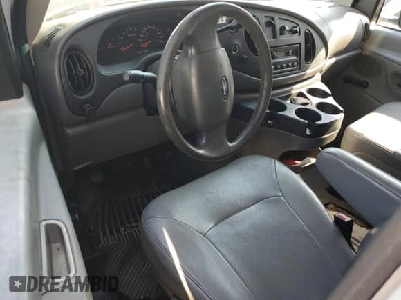 2008 Ford Econoline Cargo Commercial с VIN 1FTSE34L38DA26760, выставлен на аукционе Copart как лот 61697925 с пробегом Не указан миль и Чистый • Clean title. История ставок и продаж доступна на DreamBid. Изображение 8.