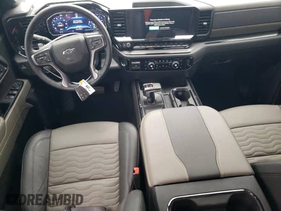 2024 Chevrolet Silverado 1500 ZR2 z VIN 3GCUDHE8XRG347203, wystawiony jako Copart lot #44372235 z przebiegiem 17 131 mil mil oraz Szkoda całkowita • Salvage title. Historia ofert i sprzedaży dostępna na DreamBid. Obrazek 8.