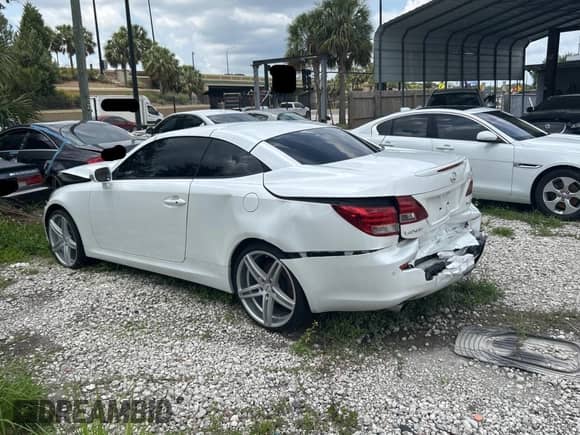 2010 Lexus IS 250 C with VIN JTHFF2C21A2511092, listed as a Copart auction lot 59193075 with 192,550 mi miles and Clean title. Bid and sale history available at DreamBid. Image 3.