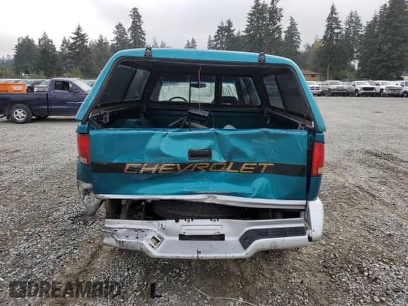 1994 Chevrolet S-10 LS with VIN 1GCDT19W7R8158226, listed as a Copart auction lot 75836424 with 162,213 mi miles and Salvage title. Bid and sale history available at DreamBid. Image 6.