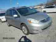 2010 Toyota Sienna XLE с VIN 5TDYK4CC8AS307506, выставлен на аукционе IAAI как лот 41691392 с пробегом 216 197 миль миль и . История ставок и продаж доступна на DreamBid. Изображение 1.