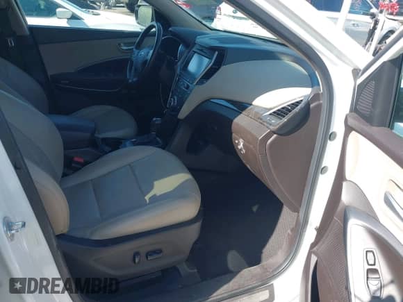 2017 Hyundai Santa Fe Ultimate с VIN 5XYZWDLA9HG481809, выставлен на аукционе IAAI как лот 42494779 с пробегом 69 674 миль миль и . История ставок и продаж доступна на DreamBid. Изображение 5.