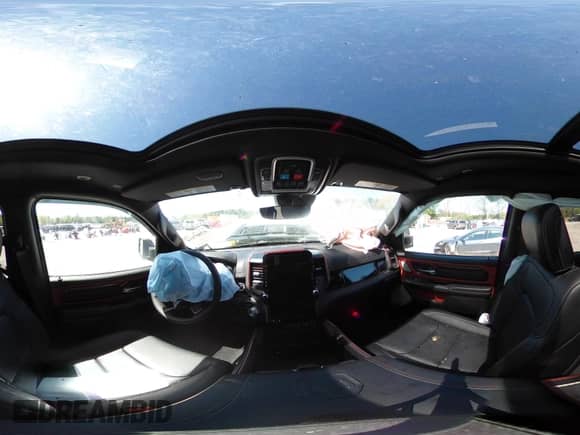 2025 Ram 1500 Rebel z VIN 1C6SRFLP8SN591735, wystawiony jako IAAI lot #42007114 z przebiegiem 3 861 mil mil oraz . Historia ofert i sprzedaży dostępna na DreamBid. Obrazek 18.