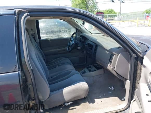 2004 Dodge Dakota SLT with VIN 1D7GL42K64S657235, listed as a IAAI auction lot 42121847 with 157,557 mi miles and . Bid and sale history available at DreamBid. Image 5.