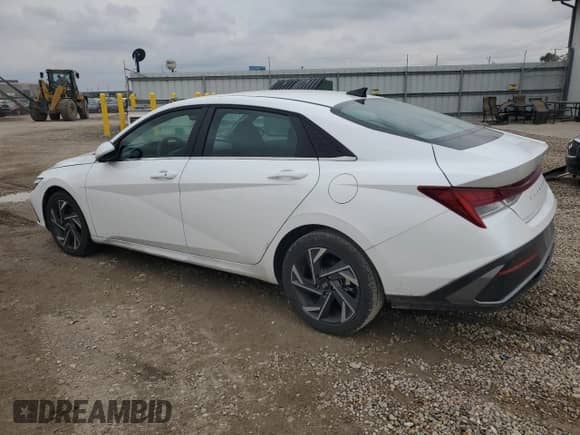 2025 Hyundai Elantra SEL Convenience z VIN KMHLS4DG3SU027061, wystawiony jako Copart lot #90574505 z przebiegiem 7 612 mil mil oraz Czysty tytuł • Clean title. Historia ofert i sprzedaży dostępna na DreamBid. Obrazek 2.