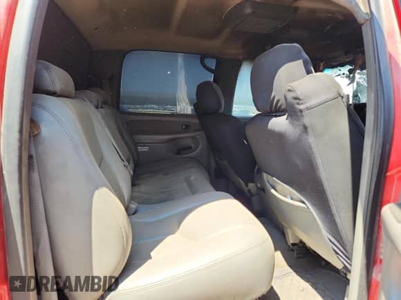 2003 Chevrolet Silverado 2500HD LT z VIN 1GCHK23183F121924, wystawiony jako Copart lot #69991675 z przebiegiem Nie podano mil oraz Nie do naprawy • Non repairable. Historia ofert i sprzedaży dostępna na DreamBid. Obrazek 10.