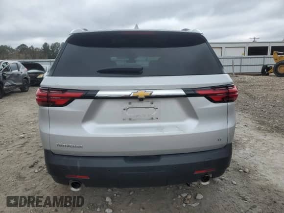 2022 Chevrolet Traverse LT Cloth z VIN 1GNERMKW2NJ172480, wystawiony jako Copart lot #84886734 z przebiegiem 40 521 mil mil oraz Szkoda całkowita • Salvage title. Historia ofert i sprzedaży dostępna na DreamBid. Obrazek 6.