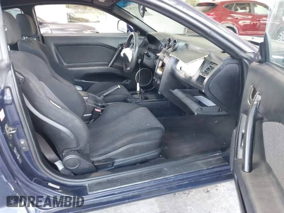 2003 Hyundai Tiburon с VIN KMHHM65D83U061336, выставлен на аукционе IAAI как лот 43151967 с пробегом 235 589 миль миль и . История ставок и продаж доступна на DreamBid. Изображение 5.