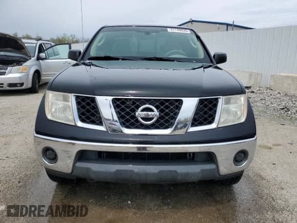 2008 Nissan Frontier SE z VIN 1N6AD06U98C433360, wystawiony jako Copart lot #51749535 z przebiegiem 174 798 mil mil oraz Nie do naprawy • Non repairable. Historia ofert i sprzedaży dostępna na DreamBid. Obrazek 5.