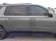 2024 Chevrolet Suburban RST с VIN 1GNSCEKD0RR277471, выставлен на аукционе IAAI как лот 41278023 с пробегом 2 миль миль и . История ставок и продаж доступна на DreamBid. Изображение 13.