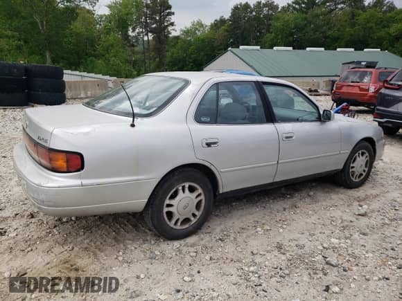 1993 Toyota Camry с VIN 4T1VK13EXPU097316, выставлен на аукционе Copart как лот 58642935 с пробегом 81 760 миль миль и Чистый • Clean title. История ставок и продаж доступна на DreamBid. Изображение 3.