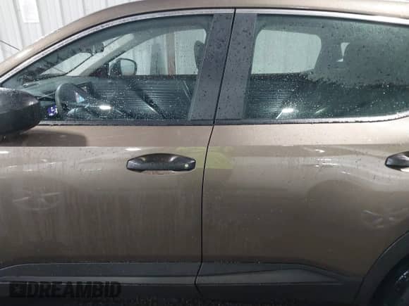 2025 Nissan Kicks S with VIN 3N8AP6BB1SL318902, listed as a IAAI auction lot 42333261 with 4,067 mi miles and . Bid and sale history available at DreamBid. Image 15.