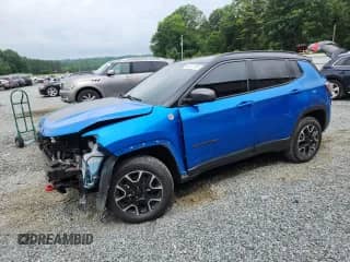 2020 Jeep Compass Trailhawk с VIN 3C4NJDDB9LT190555, выставлен на аукционе Copart как лот 58577105 с пробегом 63 113 миль миль и Списание • Salvage title. История ставок и продаж доступна на DreamBid. Изображение 1.