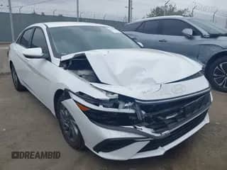 2024 Hyundai Elantra SEL z VIN KMHLM4DG4RU806568, wystawiony jako IAAI lot #43312356 z przebiegiem 22 157 mil mil oraz . Historia ofert i sprzedaży dostępna na DreamBid. Obrazek 1.