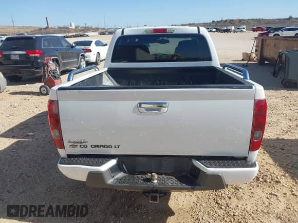 2009 Chevrolet Colorado 1LT с VIN 1GCCS13E698101319, выставлен на аукционе IAAI как лот 41703528 с пробегом 200 071 миль миль и . История ставок и продаж доступна на DreamBid. Изображение 16.