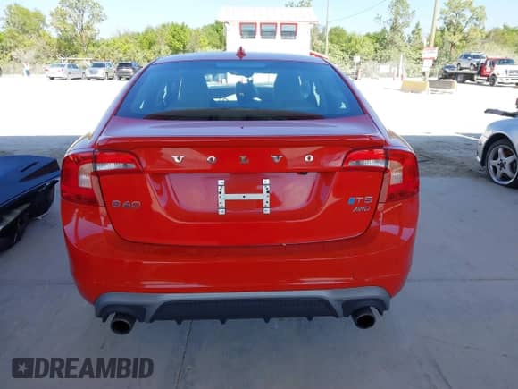 2018 Volvo S60 Dynamic с VIN YV140MTL8J2460974, выставлен на аукционе IAAI как лот 41535457 с пробегом 59 272 миль миль и . История ставок и продаж доступна на DreamBid. Изображение 16.