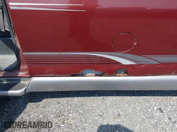 1998 Chevrolet Express Cargo YF7 z VIN 1GBFG15R6W1072718, wystawiony jako IAAI lot #42764341 z przebiegiem 168 165 mil mil oraz . Historia ofert i sprzedaży dostępna na DreamBid. Obrazek 6.